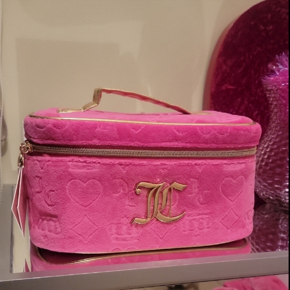Juicy Cotour Hot Pink Valour Travel Bag. BNWT.